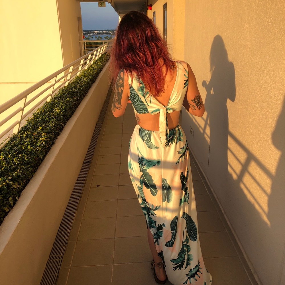 Palm Leaf Maxi Dress - Picture 3 of 7